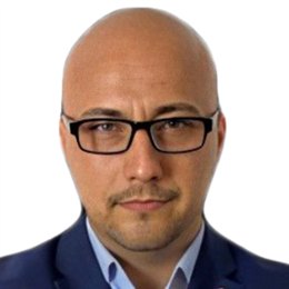 南方日报评论员:风雨无情人有情 关键时刻显担当